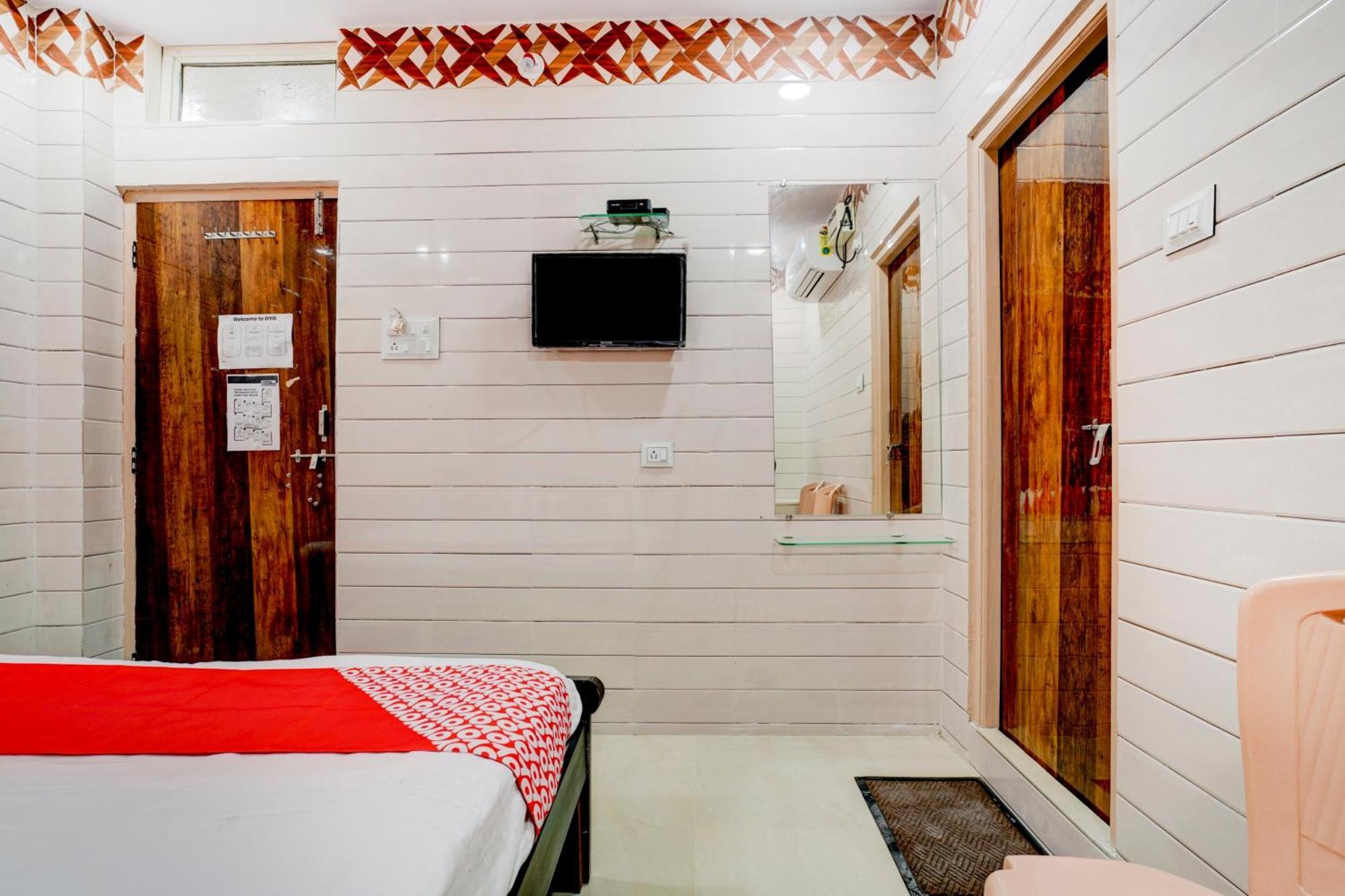 Hotel O Aroma Classic Near Nampally Main Railway Station Хидерабад Екстериор снимка