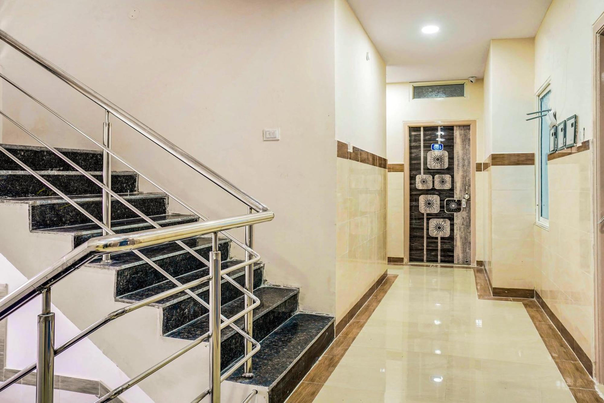 Hotel O Aroma Classic Near Nampally Main Railway Station Хидерабад Екстериор снимка