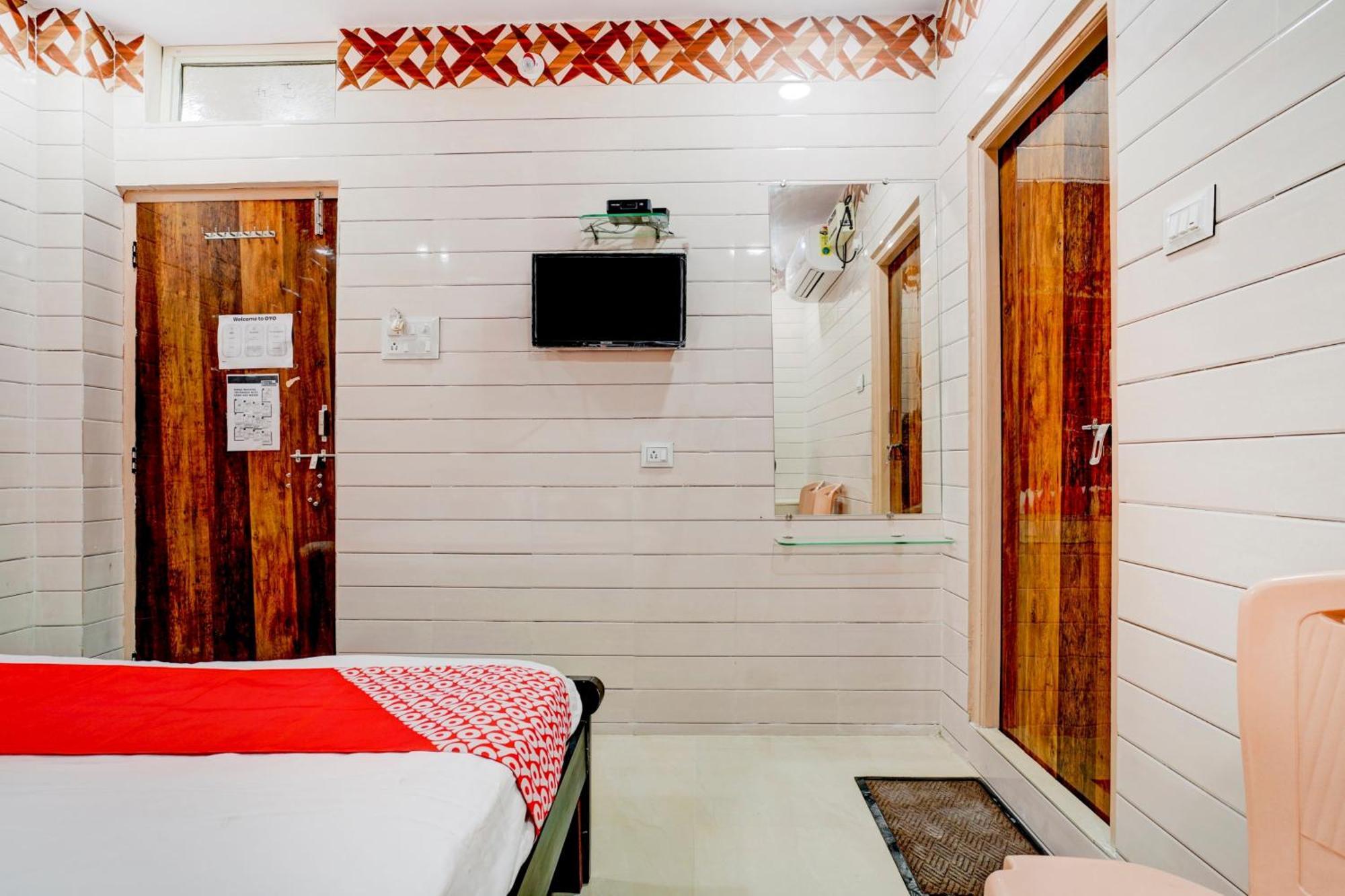 Hotel O Aroma Classic Near Nampally Main Railway Station Хидерабад Екстериор снимка